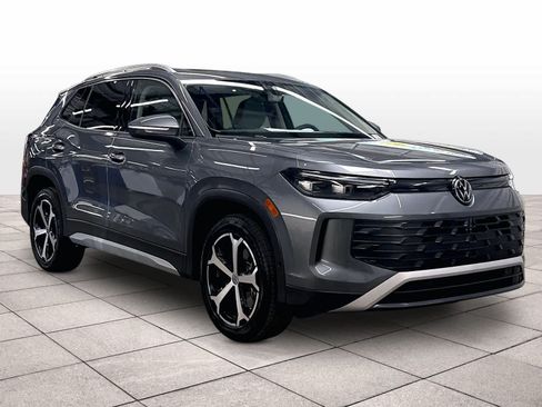 New 2026 Volkswagen Tiguan SE AWD/4WD image 2