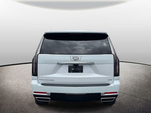 Certified 2026 Cadillac Escalade Platinum Luxury w/ LPO, Radiant Package AWD/4WD image 4