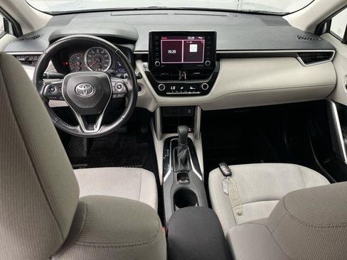 Used 2022 Toyota Corolla Cross LE AWD/4WD image 4