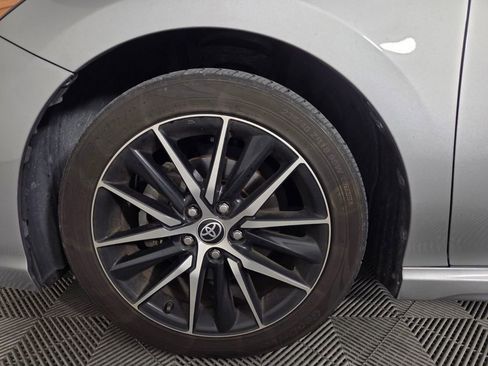 Used 2022 Toyota Camry SE FWD image 8