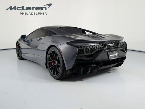 Used 2023 McLaren Artura image 8