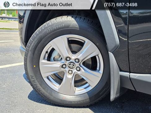 Used 2022 Toyota RAV4 XLE AWD/4WD image 13