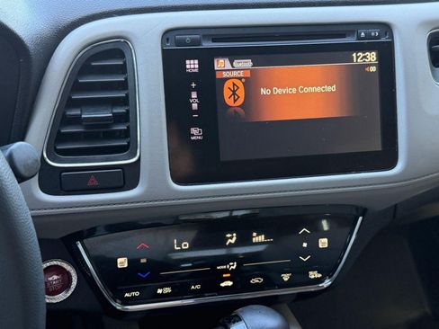 Used 2017 Honda HR-V EX image 23