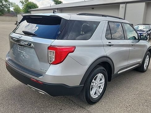 Used 2024 Ford Explorer XLT w/ Equipment Group 202A AWD/4WD image 2