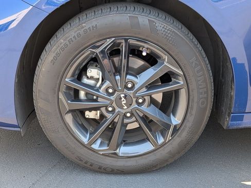 Used 2023 Kia Forte LXS FWD image 22