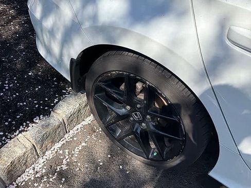 Used 2023 Honda Civic Sport image 6