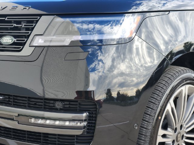 New 2027 Land Rover Range Rover Long Wheelbase SE AWD/4WD image 9
