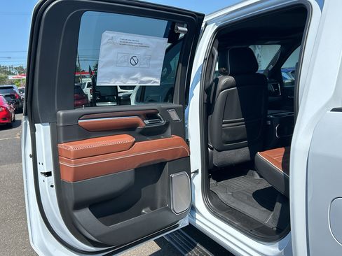 New 2026 GMC Sierra 2500 Denali Ultimate w/ LPO, Black Badging Package AWD/4WD image 34