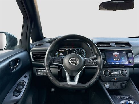Used 2023 Nissan Leaf S image 20