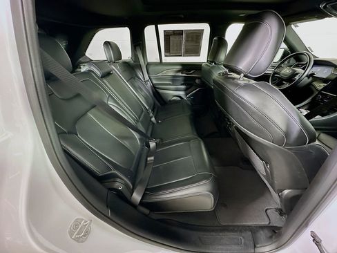 Used 2022 Jeep Grand Cherokee Overland image 11