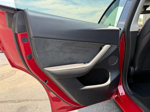 Used 2023 Tesla Model Y Long Range image 36