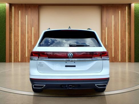 Used 2025 Volkswagen Atlas SE FWD image 30