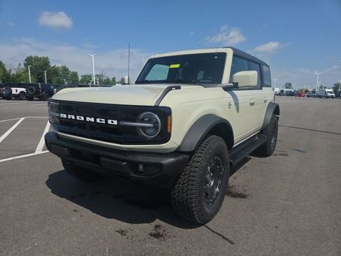 Used 2025 Ford Bronco Outer Banks w/ Sasquatch Package AWD/4WD image 7