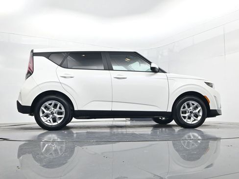 Certified 2025 Kia Soul LX w/ LX Technology Package FWD image 39