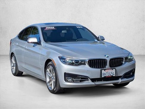 Used 2017 BMW 330i xDrive AWD/4WD image 3