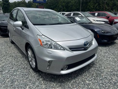 Used 2014 Toyota Prius V Five FWD image 2