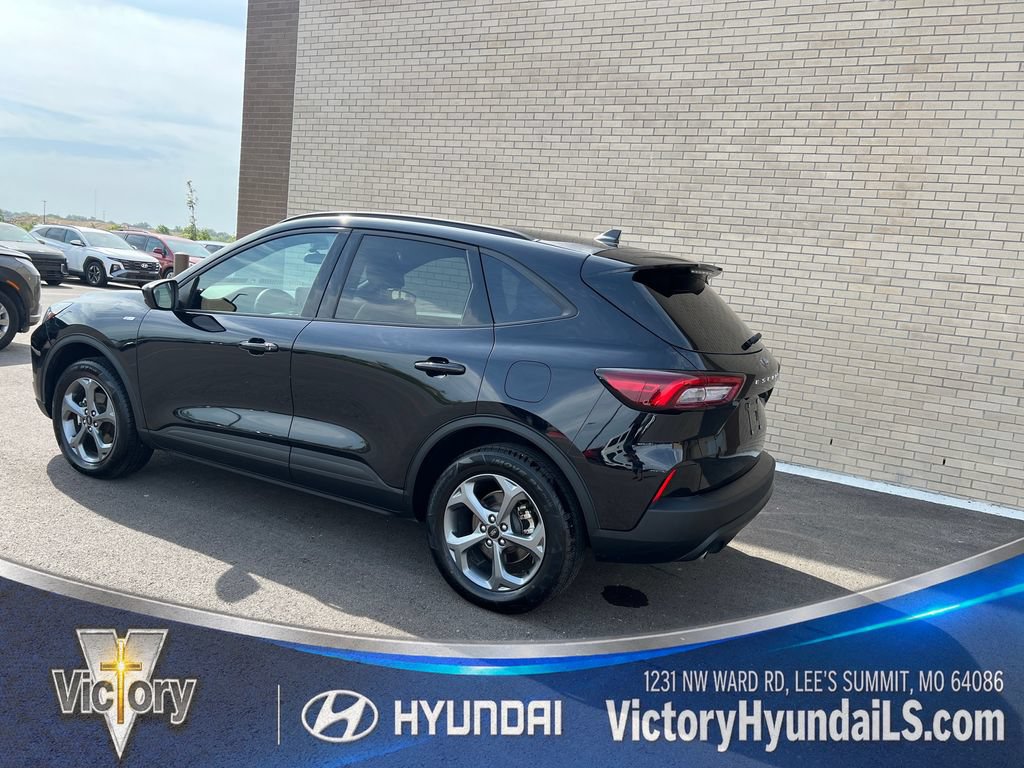 Used 2025 Ford Escape ST-Line Select AWD/4WD image 3