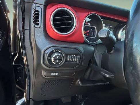 Used 2020 Jeep Gladiator Rubicon image 21