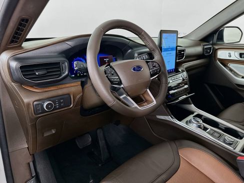 Used 2022 Ford Explorer King Ranch w/ Technology Package AWD/4WD image 9
