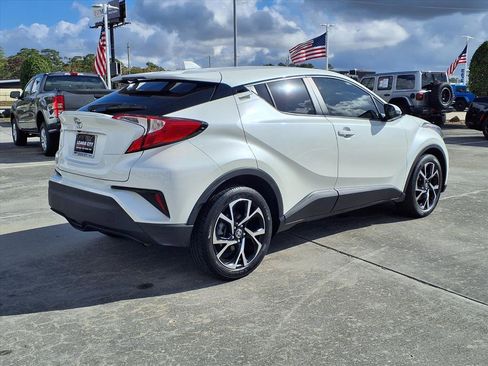 Used 2021 Toyota C-HR image 4