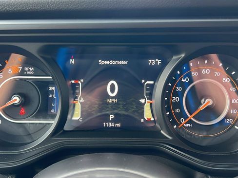 Used 2025 Jeep Wrangler Sport AWD/4WD image 26