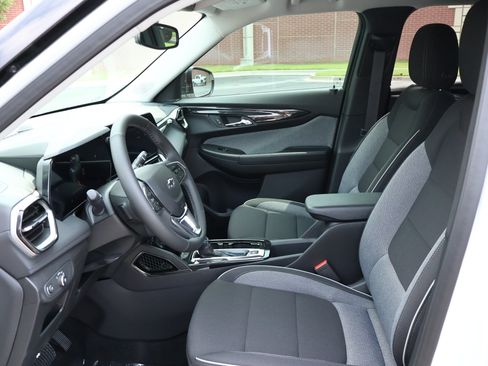 New 2026 Chevrolet TrailBlazer LT w/ Convenience Package FWD image 10