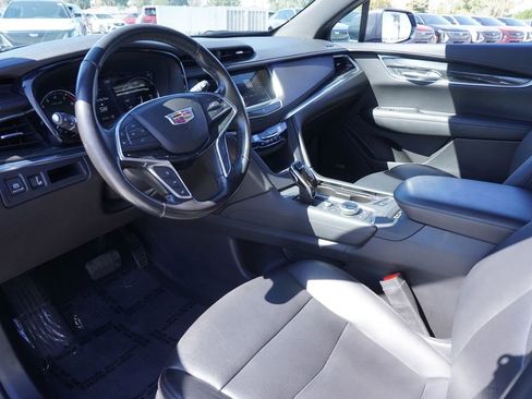Used 2020 Cadillac XT5 Premium Luxury image 17