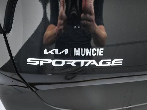 Used 2024 Kia Sportage EX FWD image 10