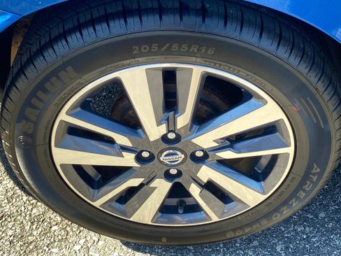 Used 2020 Nissan Versa SV image 20