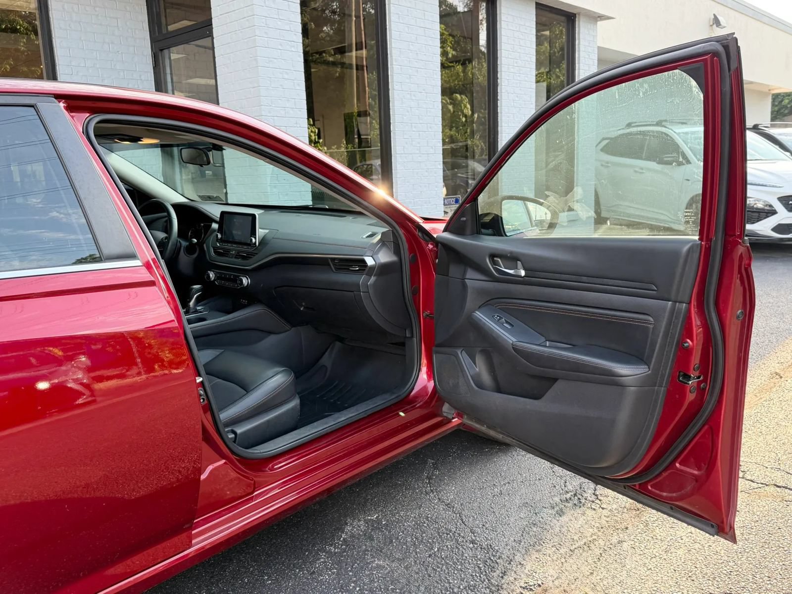Used 2019 Nissan Altima 2.5 SR w/ SR Premium Package AWD/4WD image 19