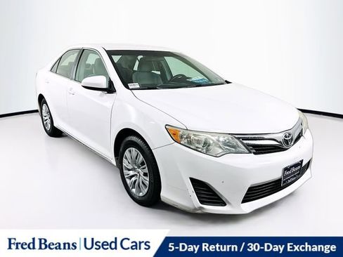 Used 2013 Toyota Camry LE FWD image 1