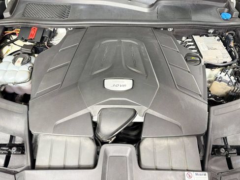 Used 2019 Porsche Cayenne AWD/4WD image 32