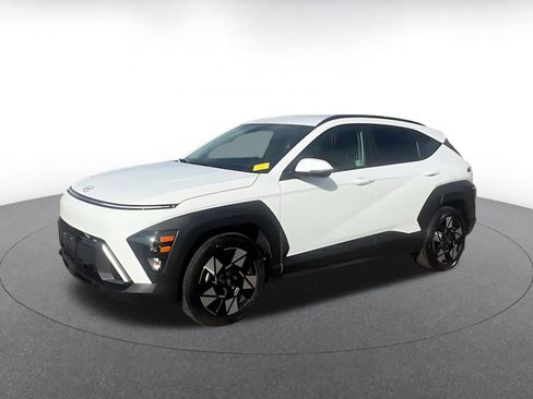 Used 2025 Hyundai Kona SEL FWD image 8