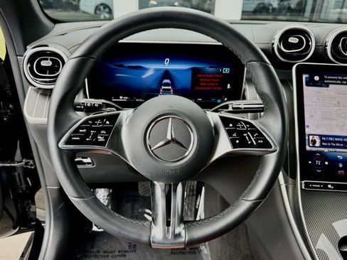 Used 2024 Mercedes-Benz GLC 300 image 32