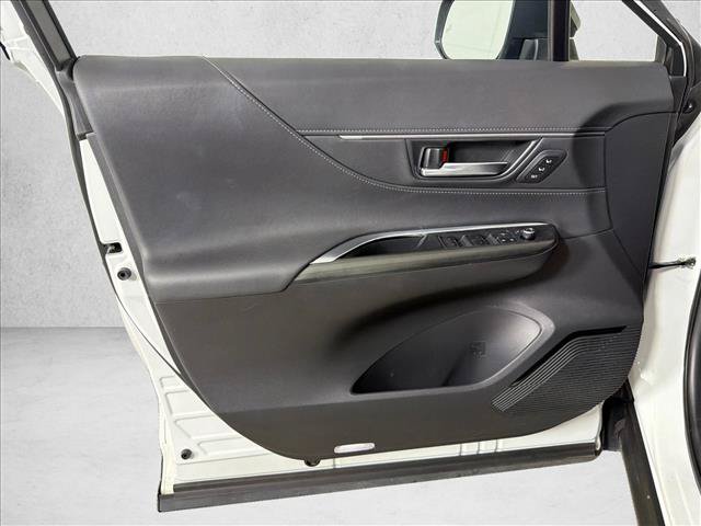Used 2023 Toyota Venza Nightshade AWD/4WD image 10