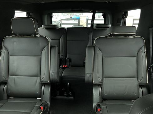 Used 2021 Chevrolet Tahoe Premier w/ Premium Package image 13