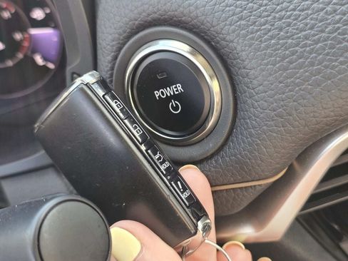Certified 2025 MAZDA CX-90 Plug-In Hybrid w/ Preferred AWD/4WD image 19