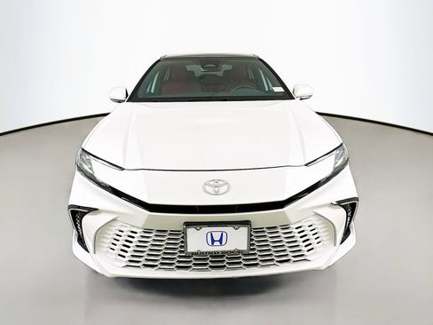 Used 2025 Toyota Camry XSE FWD image 2
