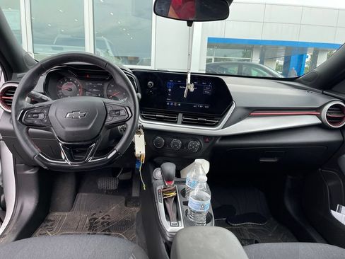Used 2024 Chevrolet Trax RS w/ Driver Confidence Package FWD image 11