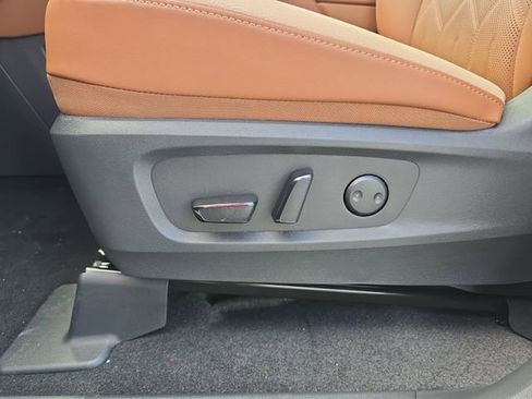 New 2026 Nissan Pathfinder Platinum image 14