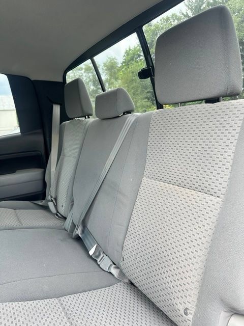 Used 2013 Toyota Tundra 4x4 Double Cab w/ Tow Pkg image 2