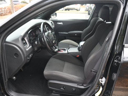 Used 2019 Dodge Charger R/T w/ Blacktop Package RWD image 7