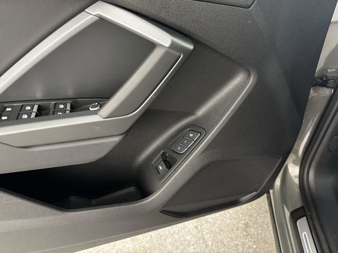 Used 2025 Audi Q3 2.0T Premium image 17