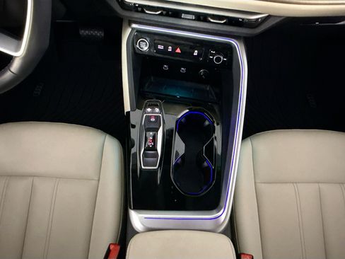 Used 2025 Audi Q5 Premium w/ Convenience Package AWD/4WD image 14