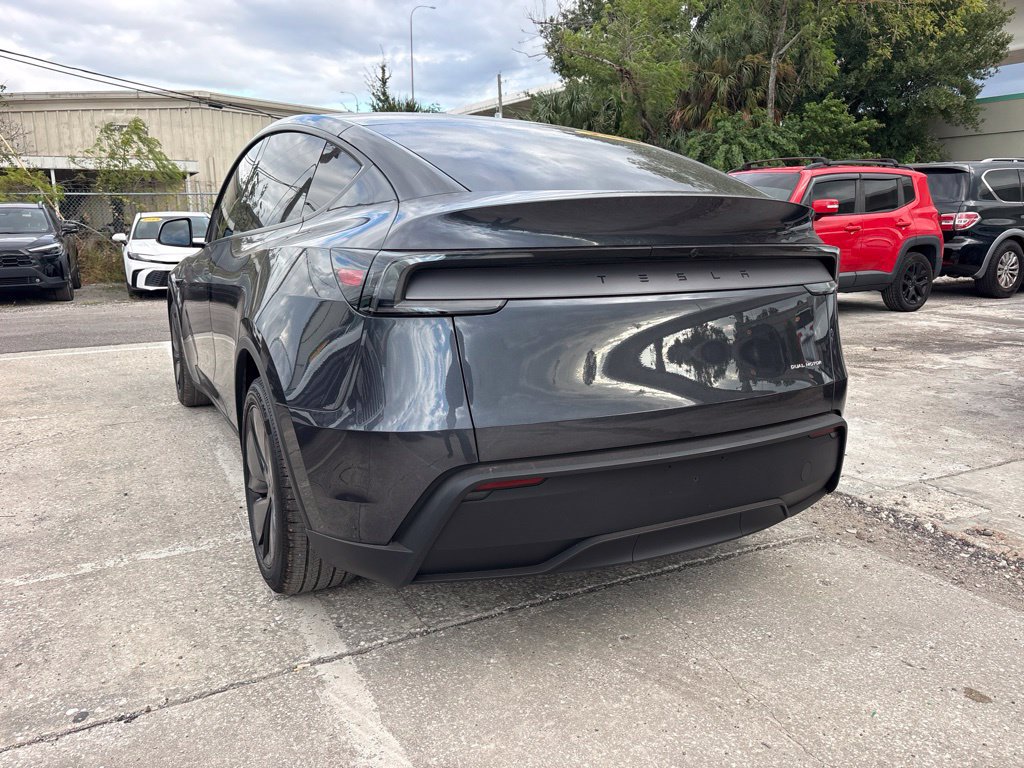 Used 2026 Tesla Model Y AWD image 5