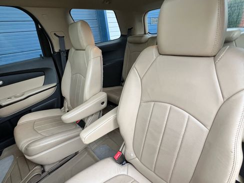 Used 2012 GMC Acadia Denali image 10
