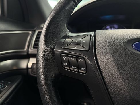 Used 2019 Ford Explorer XLT w/ Equipment Group 201A AWD/4WD image 22
