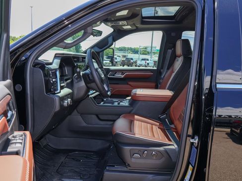 New 2026 GMC Sierra 3500 Denali Ultimate AWD/4WD image 9
