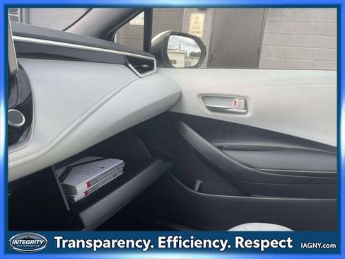 Certified 2024 Toyota Corolla SE FWD image 32