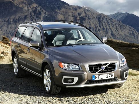Used 2013 Volvo XC70 T6 image 1